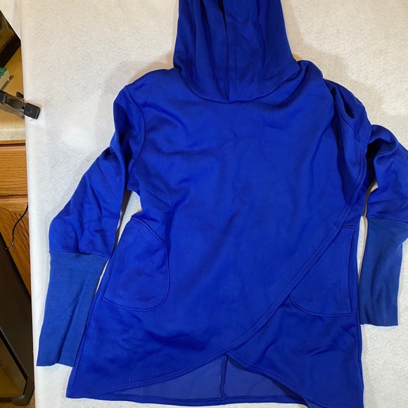 Beautiful brand new tulip wrap hoodie. - Picture 3 of 5